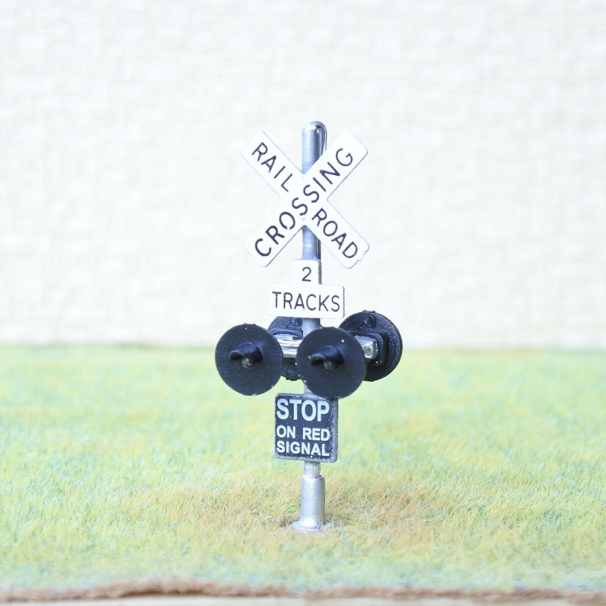 1 x HO scale railroad crossing signals 2 tracks sign LED made 4 target face #SL